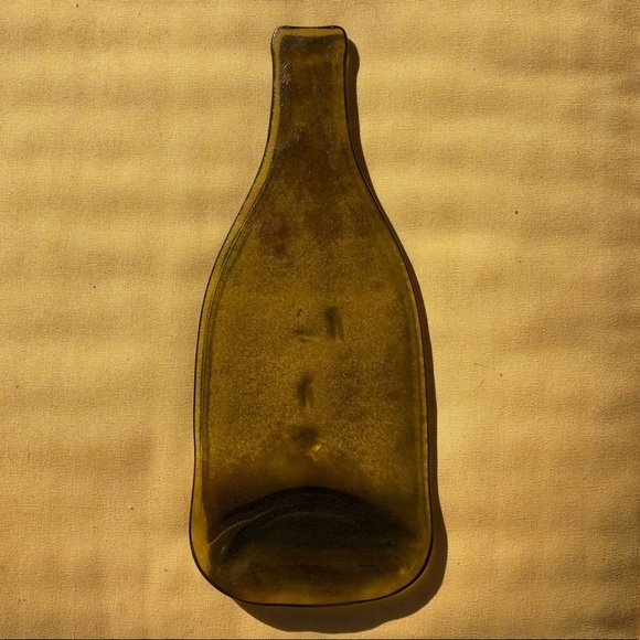 Melted Recycled Golden Glass Wine Bottle Cheese Tray Moose Spreader & Napkins - Picture 4 of 5